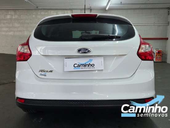 FORD-FOCUS-2015