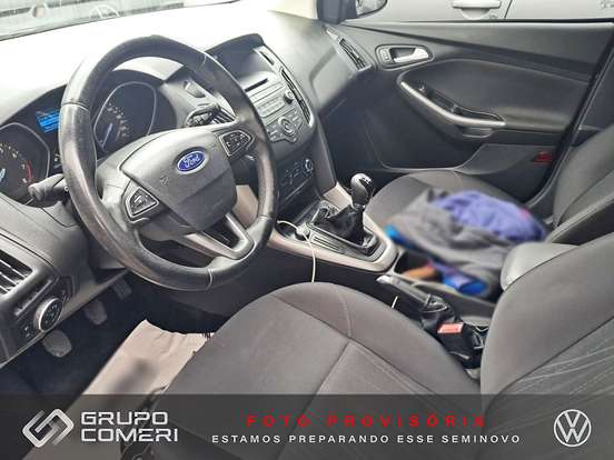 FORD-FOCUS-2017