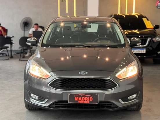 FORD-FOCUS-2017