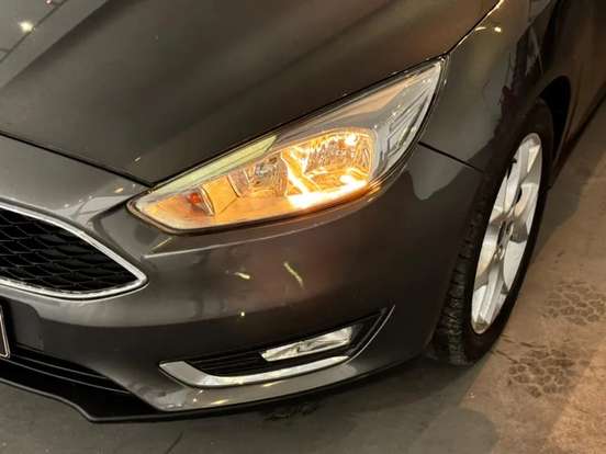 FORD-FOCUS-2017
