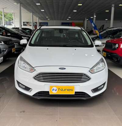 FORD-FOCUS-2017