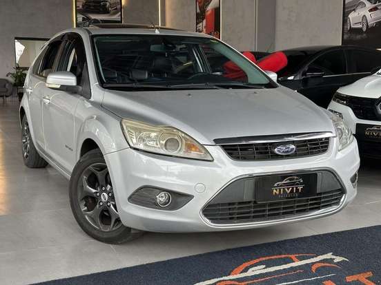 FORD-FOCUS-2011