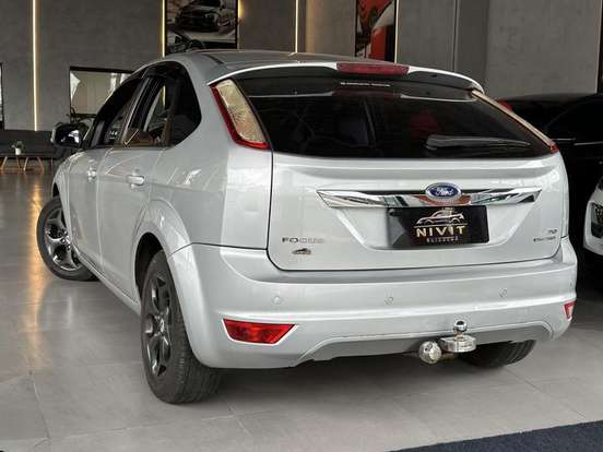 FORD-FOCUS-2011