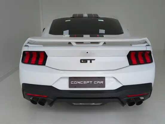 FORD-MUSTANG-2025