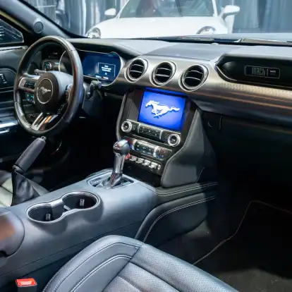 FORD-MUSTANG-2021