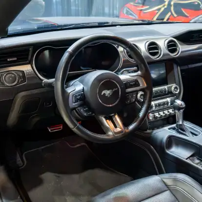 FORD-MUSTANG-2021