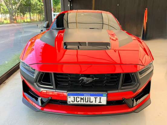 FORD-MUSTANG-2025