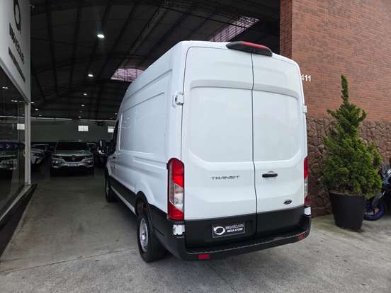 FORD-TRANSIT-2023