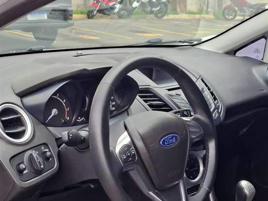 FORD-FIESTA-1.6 SE HATCH 16V FLEX 4P MANUAL FORD-FIESTA-2014