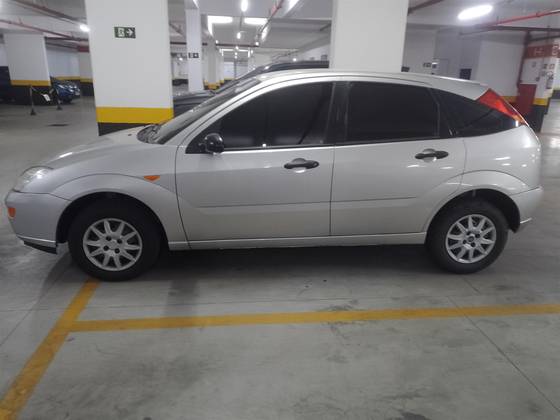 FORD FOCUS 1.8 16V GASOLINA 4P MANUAL