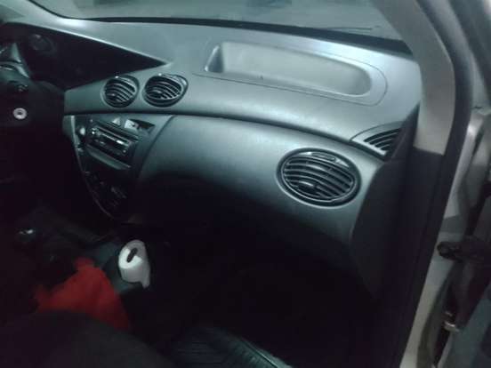 FORD-FOCUS-1.8 16V GASOLINA 4P MANUAL FORD-FOCUS-2003