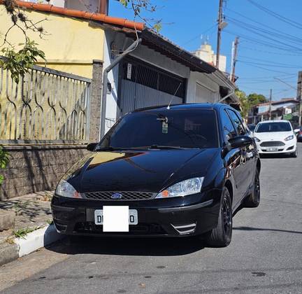 FORD FOCUS 2.0 GLX 16V GASOLINA 4P MANUAL
