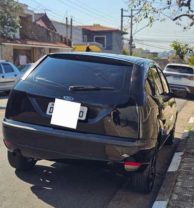FORD-FOCUS-2006