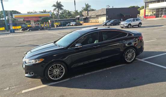 FORD-FUSION-2012