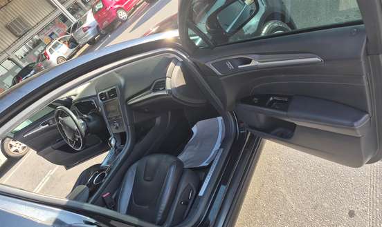 FORD-FUSION-2012