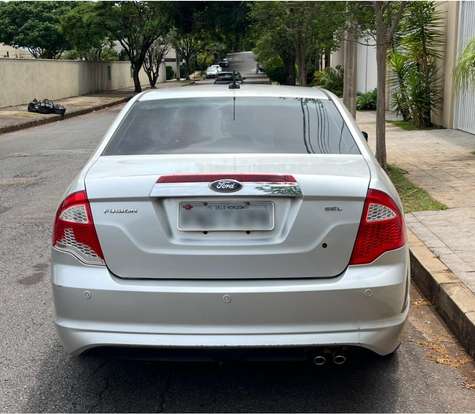 FORD-FUSION-2010