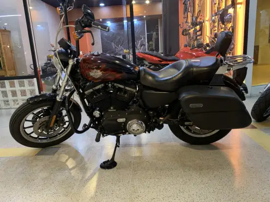 HARLEY-DAVIDSON-SPORTSTER XL 883 R-2010