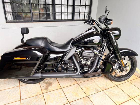 HARLEY-DAVIDSON ROAD KING SPECIAL 