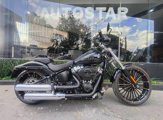 HARLEY-DAVIDSON SOFTAIL BREAKOUT 
