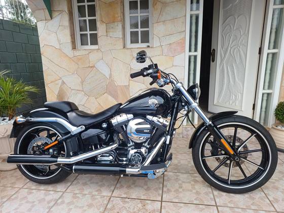 HARLEY-DAVIDSON SOFTAIL BREAKOUT 