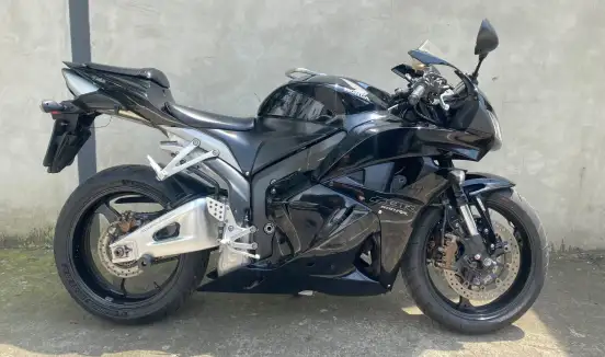 HONDA-CBR 600RR-2010