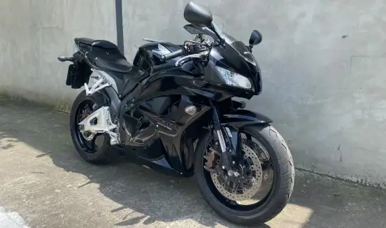 HONDA-CBR 600RR-2010