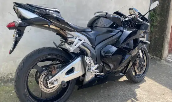 HONDA-CBR 600RR-2010