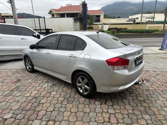 HONDA-CITY-1.5 LX 16V FLEX 4P AUTOMÁTICO HONDA-CITY-2011