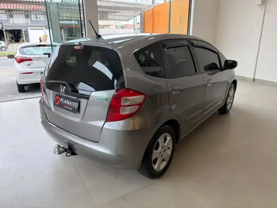 HONDA-FIT-2009