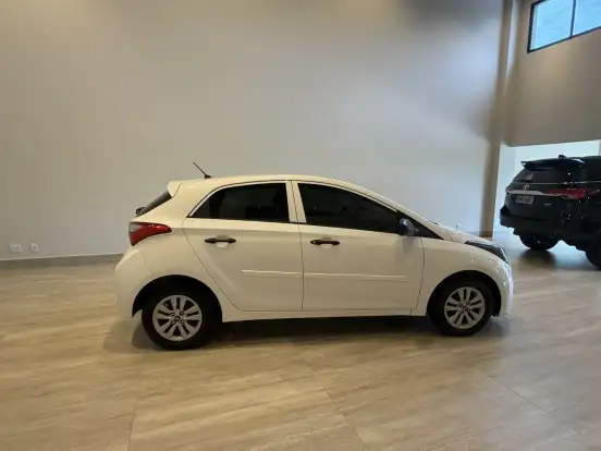 HYUNDAI-HB20-2016