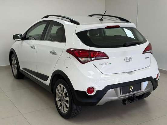 HYUNDAI-HB20X-1.6 16V PREMIUM FLEX 4P AUTOMÁTICO HYUNDAI-HB20X-2017