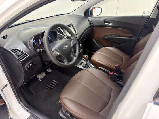 HYUNDAI-HB20X-2017