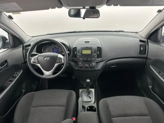 HYUNDAI-I30-2.0 MPFI GLS 16V GASOLINA 4P AUTOMÁTICO HYUNDAI-I30-2011