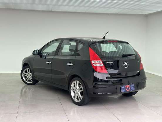 HYUNDAI-I30-2011