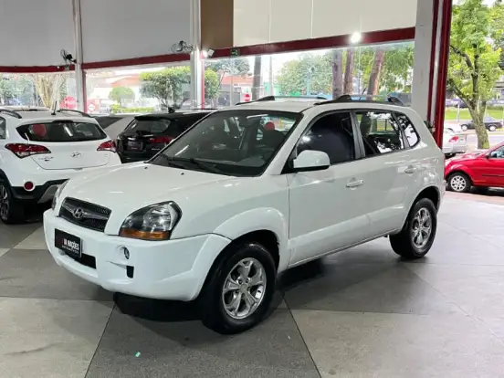 HYUNDAI-TUCSON-2.0 MPFI GLS TOP 16V 143CV 2WD FLEX 4P AUTOMÁTICO HYUNDAI-TUCSON-2015