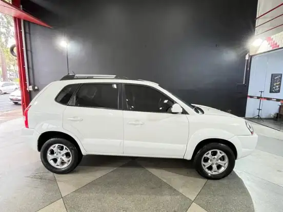 HYUNDAI-TUCSON-2.0 MPFI GLS TOP 16V 143CV 2WD FLEX 4P AUTOMÁTICO HYUNDAI-TUCSON-2015