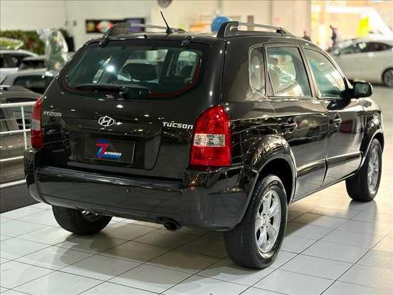 HYUNDAI-TUCSON-2011