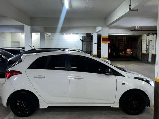 HYUNDAI-HB20-1.6 SPICY 16V FLEX 4P MANUAL HYUNDAI-HB20-2015