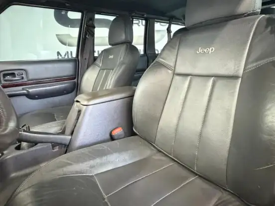 JEEP-CHEROKEE-4.0 SPORT 4X4 6I 12V GASOLINA 4P AUTOMÁTICO JEEP-CHEROKEE-2000