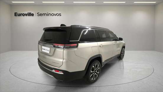 JEEP-COMMANDER-2023