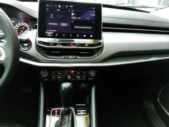 JEEP-COMMANDER-2022