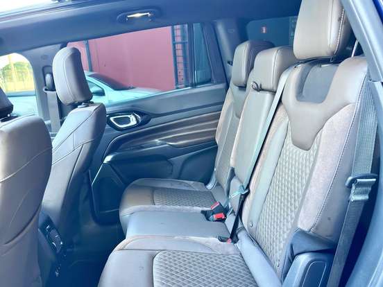 JEEP-COMMANDER-2024