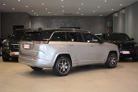 JEEP-COMMANDER-2024