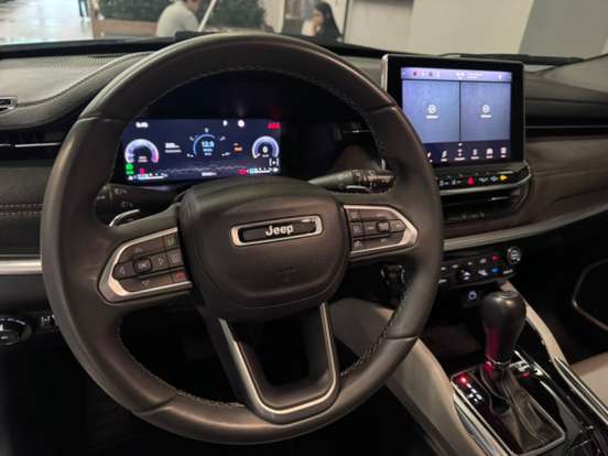 JEEP-COMMANDER-2023