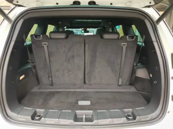 JEEP-COMMANDER-2025