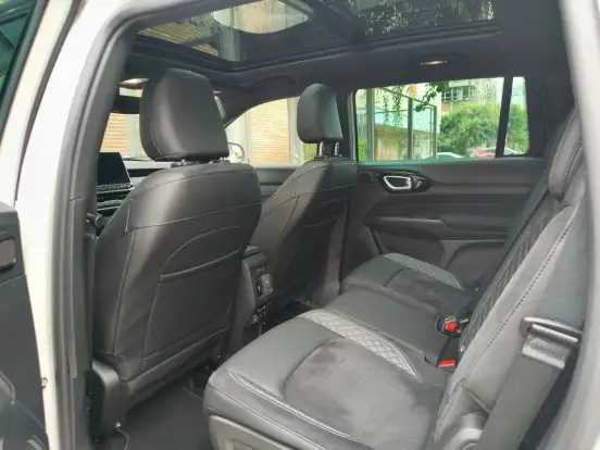 JEEP-COMMANDER-2.0 HURRICANE 4 TURBO GASOLINA BLACKHAWK AT9 JEEP-COMMANDER-2025