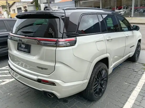 JEEP-COMMANDER-2.0 HURRICANE 4 TURBO GASOLINA BLACKHAWK AT9 JEEP-COMMANDER-2025