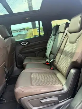 JEEP-COMMANDER-2024