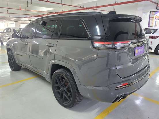 JEEP-COMMANDER-2024