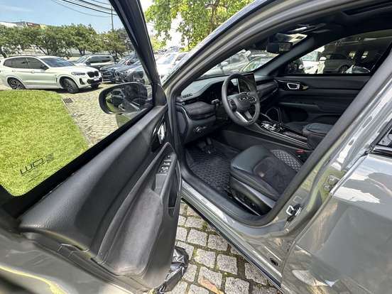 JEEP-COMMANDER-2.0 HURRICANE 4 TURBO GASOLINA BLACKHAWK AT9 JEEP-COMMANDER-2025